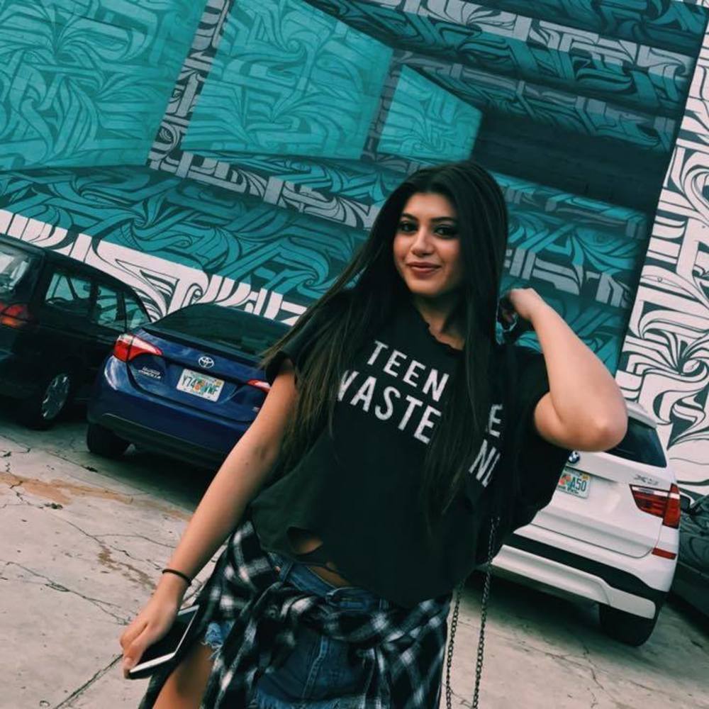 Meet your Posher, Lia